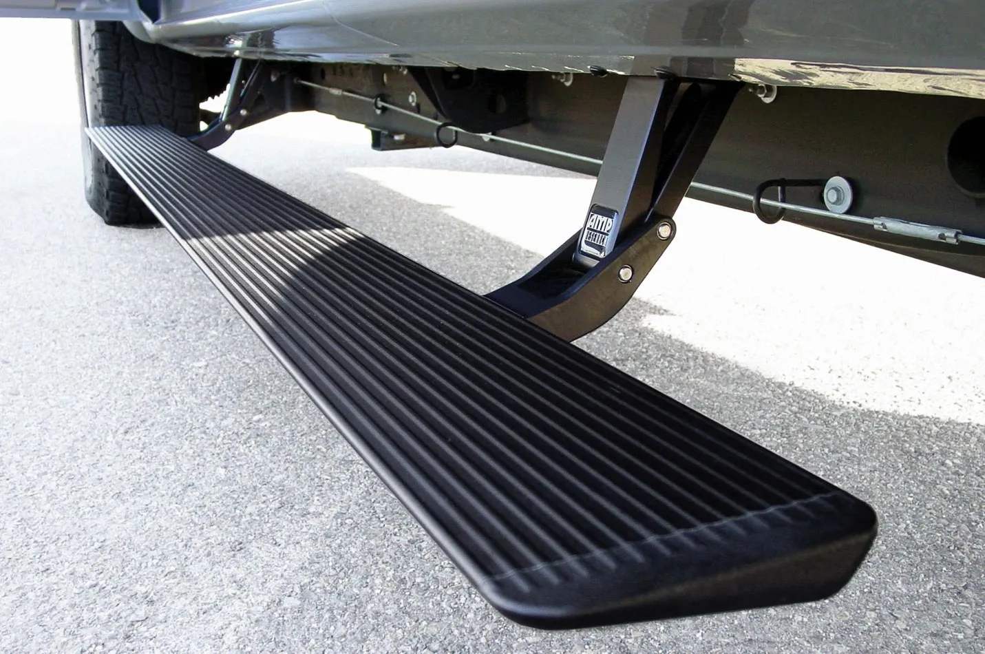 AMP RESEARCH Powerstep Xtreme 19- 19- GM P/U 1500 78254-01A