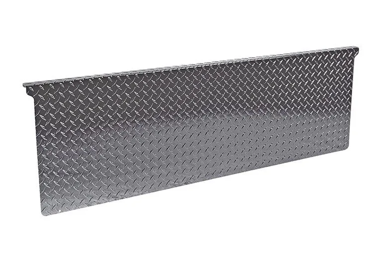 DEE ZEE 14-18 Tailgate Protector Full Black-Tread DZ 4122B