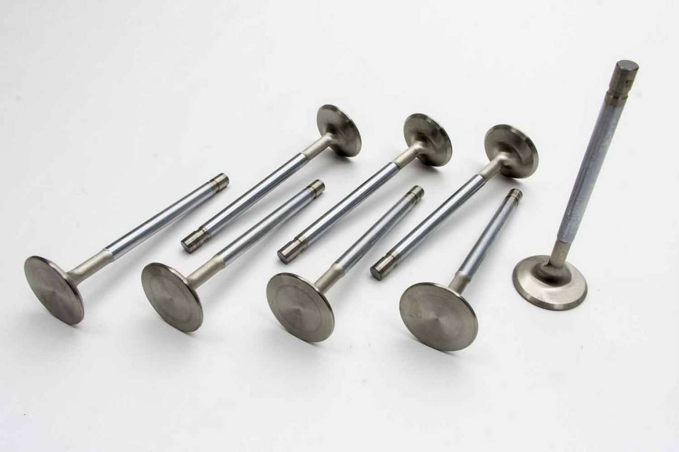 MANLEY BBC S/F 2.250in Intake Valves 10726-8