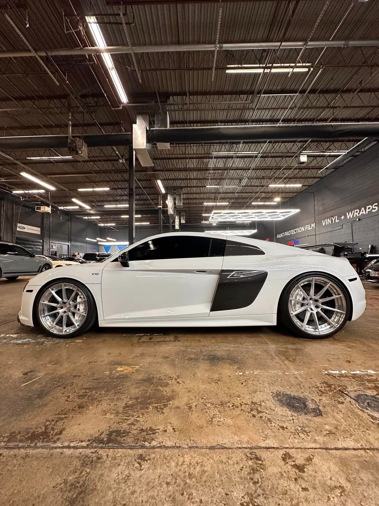 Audi R8 with 20 and 21-inch Signature SV303S