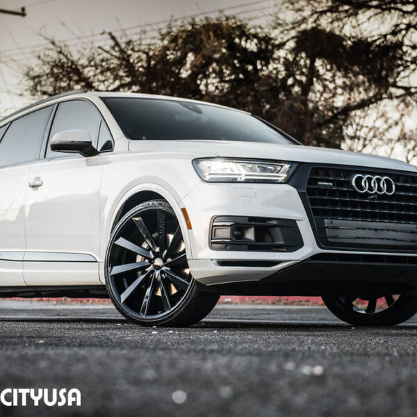 Audi Q7/SQ7 with 24×10-inch Giovanna Koko Kuture Kapan