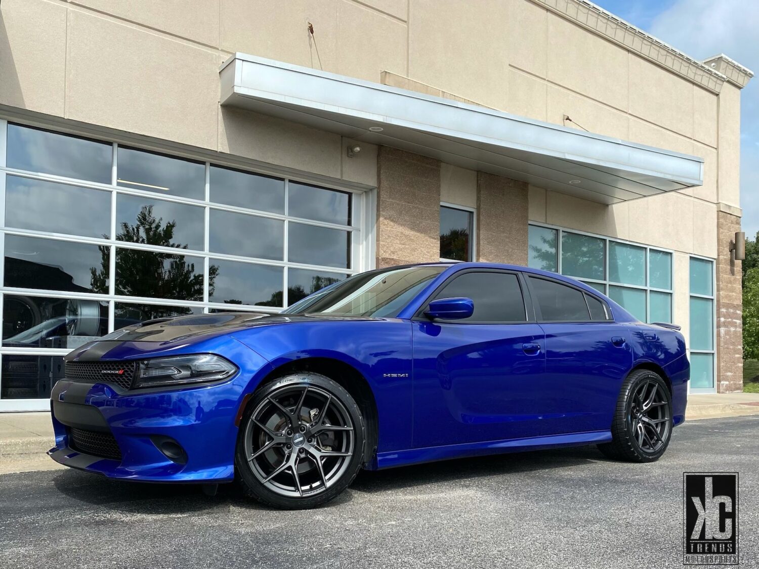 Dodge Charger with 20×9.5 and 20×11-inch Vossen HF-5
