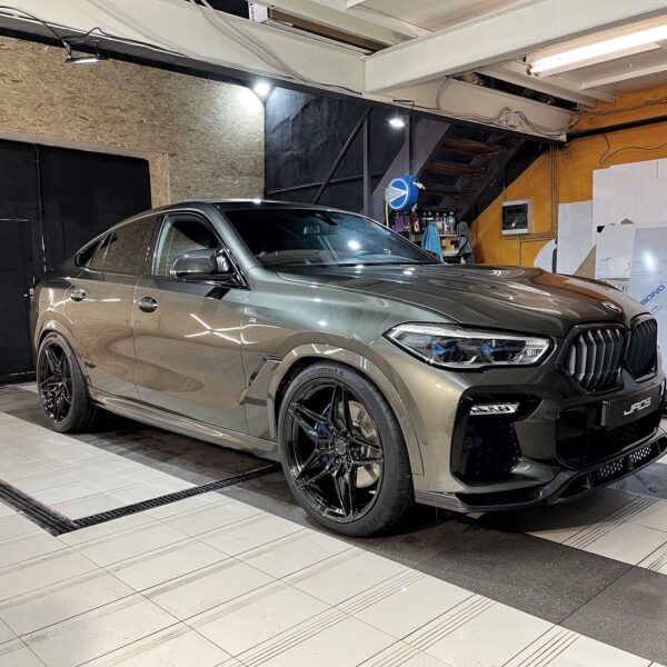 BMW X6 G06 with 23×10.5 and 23×12-inch Rusch R0440