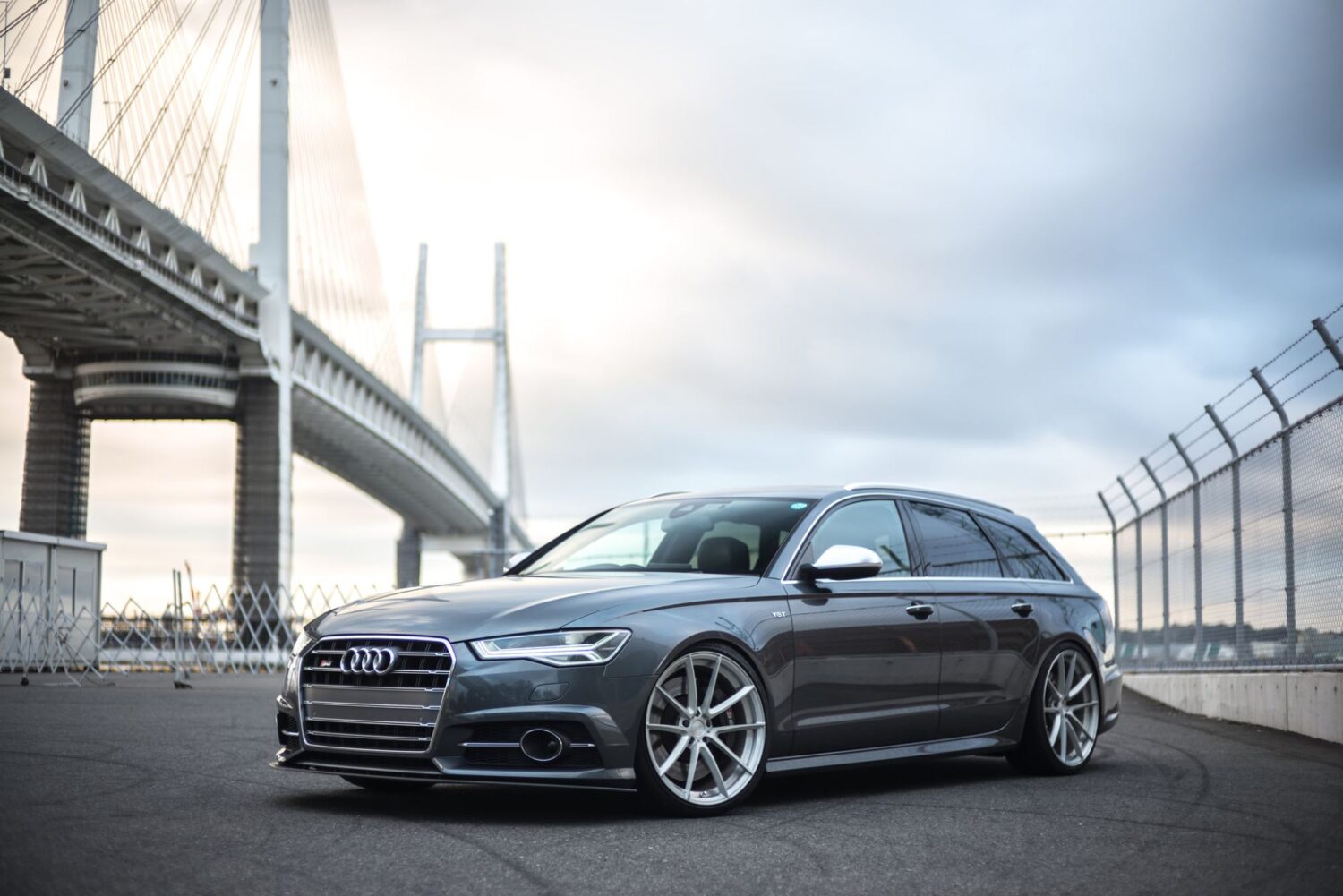 Audi S6 C7 with 21×9.5-inch Brixton Forged WR3 Monoblock
