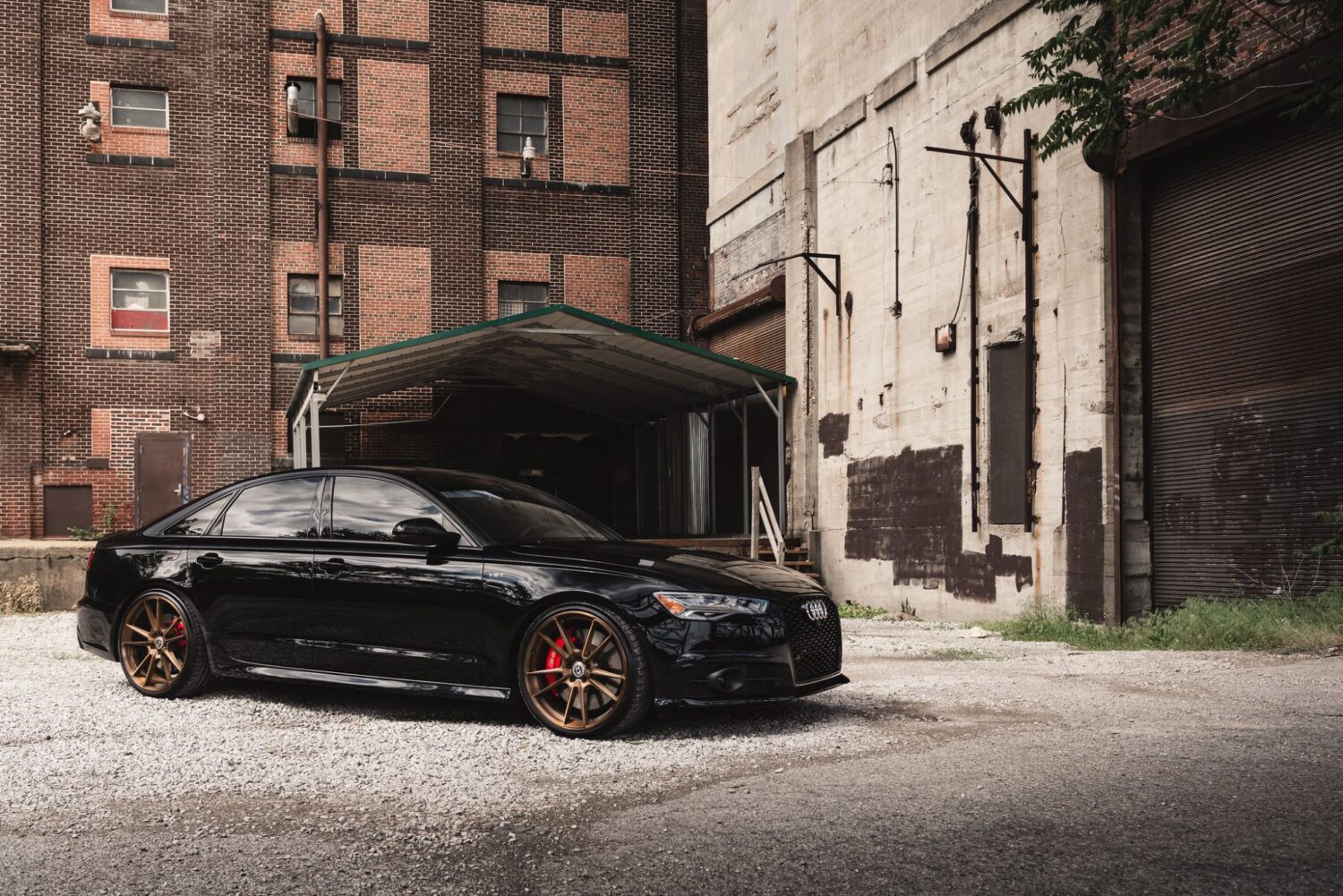 Audi S6 C7 with 21×9.5-inch HRE FF04
