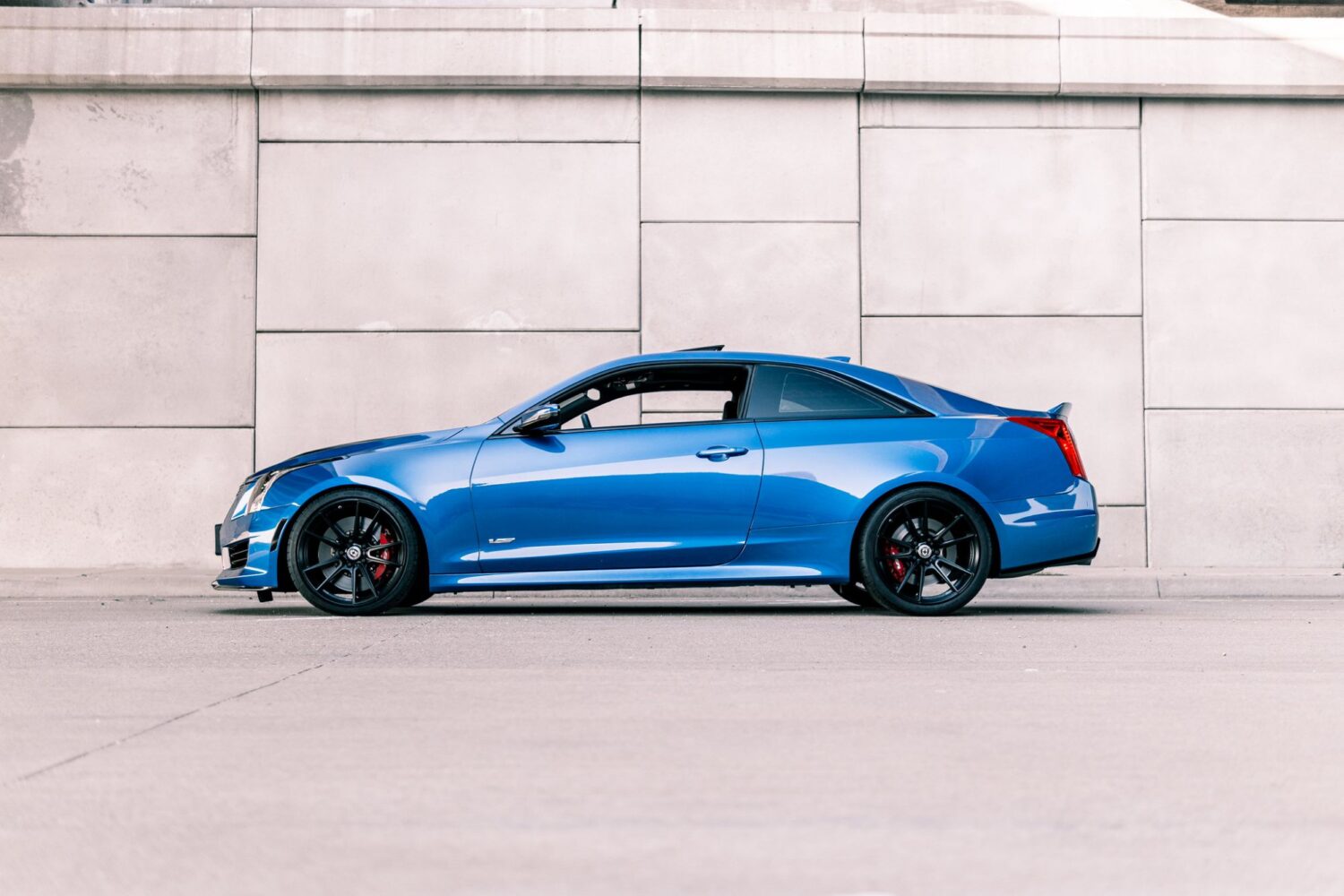 Cadillac ATS with 20×9.5 and 20×11-inch HRE FF04
