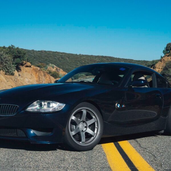 BMW Z4 E85/E86 with 18×9.5-inch Rays Volk TE37