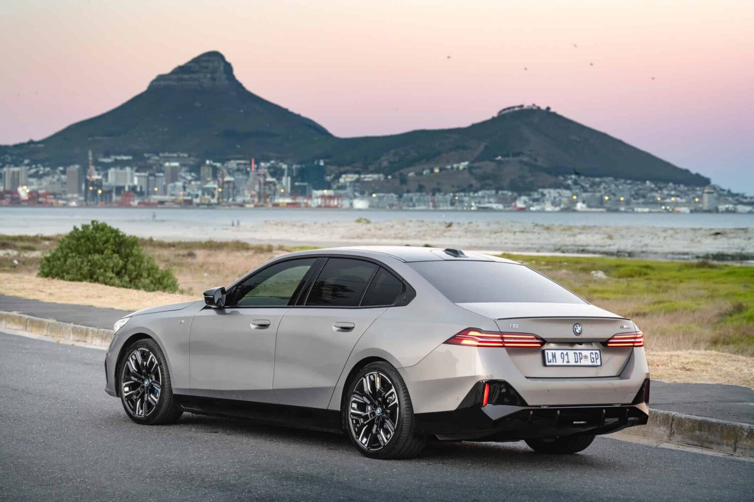 BMW i5 M60 