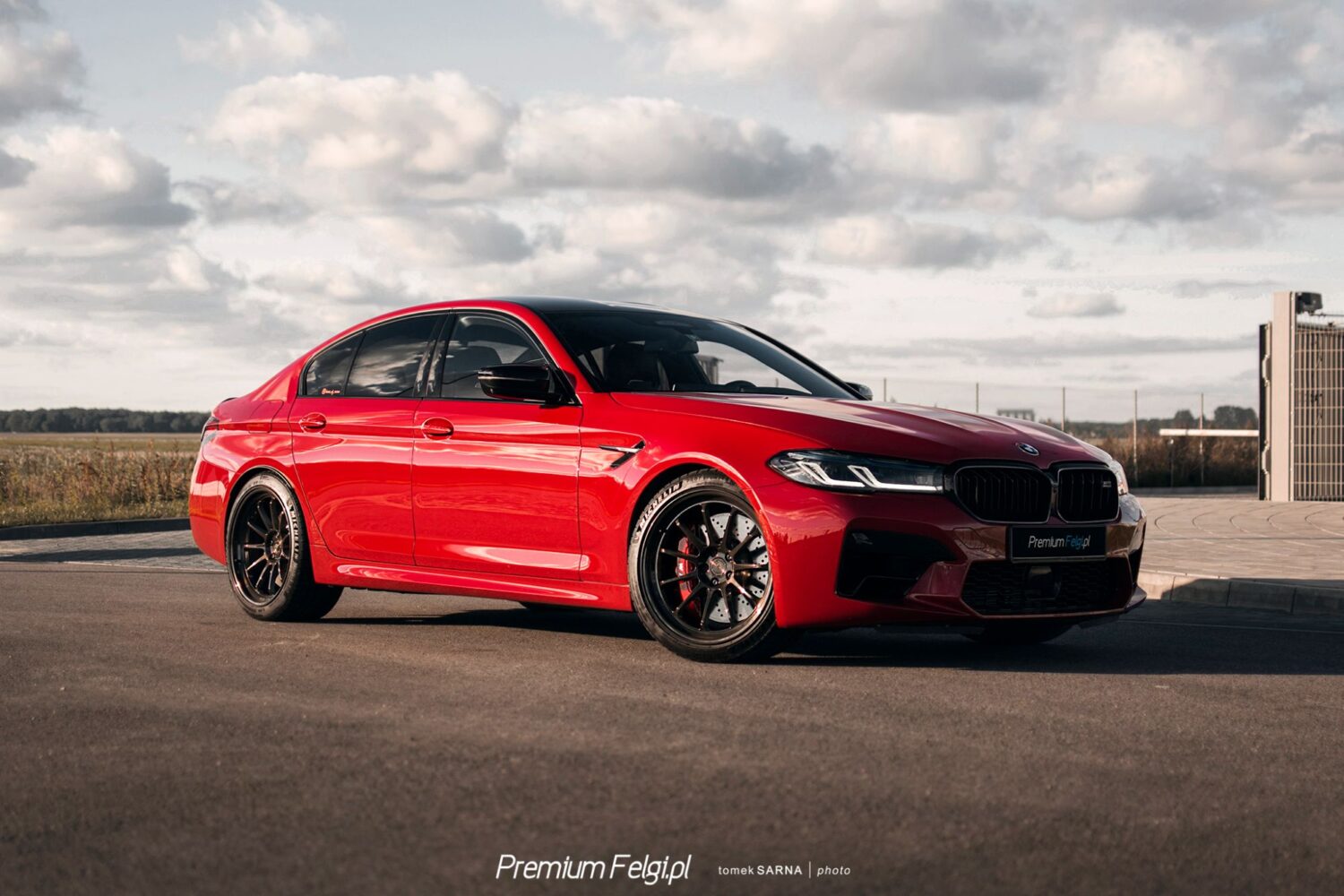 BMW M5 F90 with 20×10 and 20×11-inch BC Forged TD01
