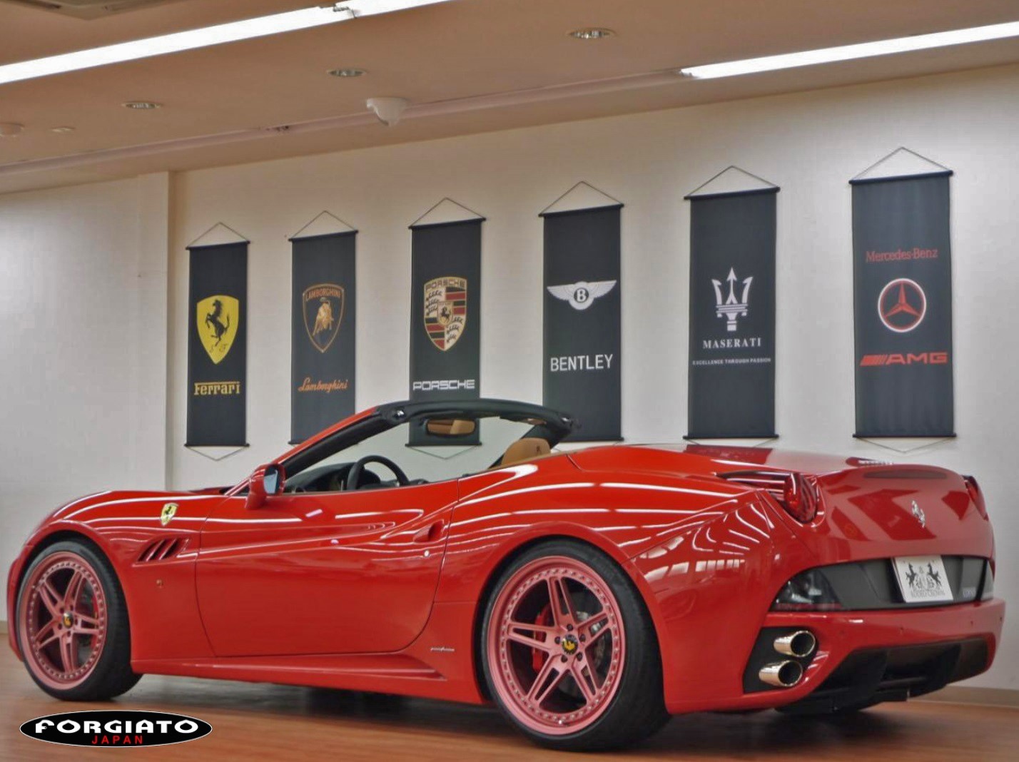 Ferrari California with 20-inch Forgiato F-Cinque
