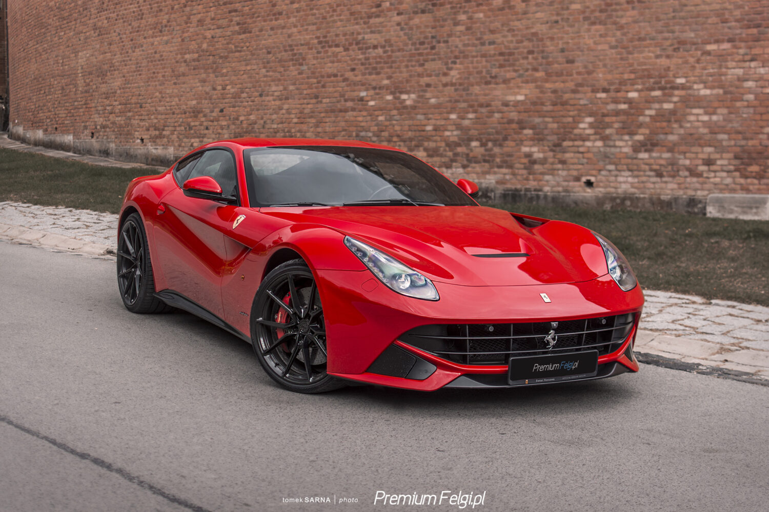 Ferrari F12 with 21×9.5 and 22×12.5-inch ANRKY AN12

