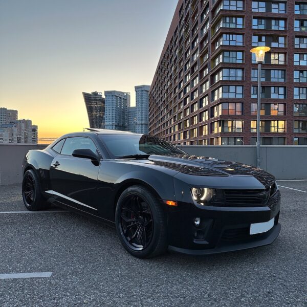 Chevrolet Camaro 5th Gen with 20×10 and 20×11-inch Rusch GT-02R