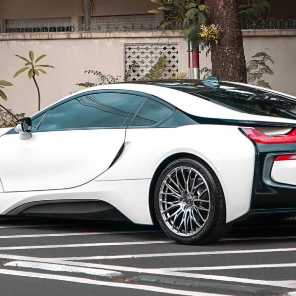 BMW i8 with 20×8.5 and 20×9-inch Rays Homura 2X10BD