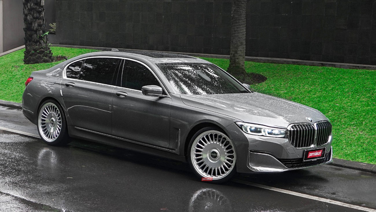 BMW 7 Series G11/G12 with 22×9.5 and 22×11-inch Vossen ML-R1

