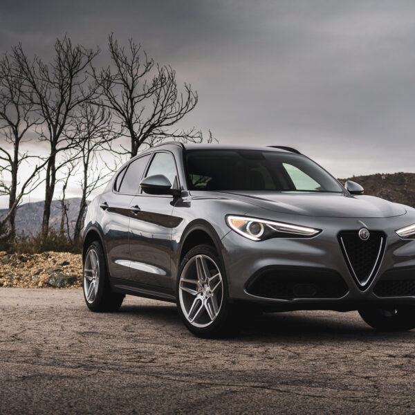 Alfa Romeo Stelvio with 20-inch Blaque Diamond BD-17-5