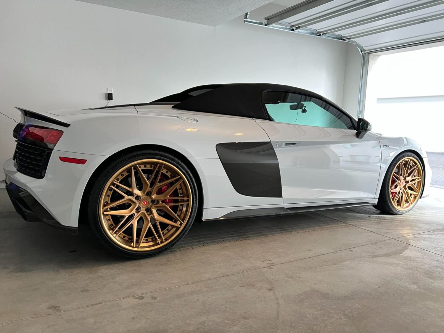 Audi R8 with 20 and 21-inch Vossen EVO-5 3PC
