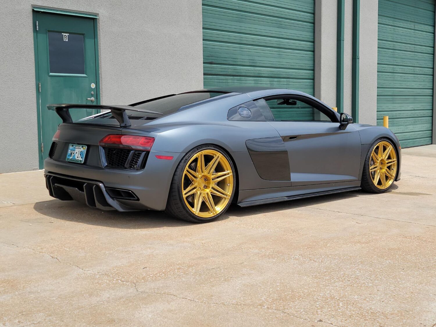 Audi R8 with 20×9 and 21×12-inch Signature SV707
