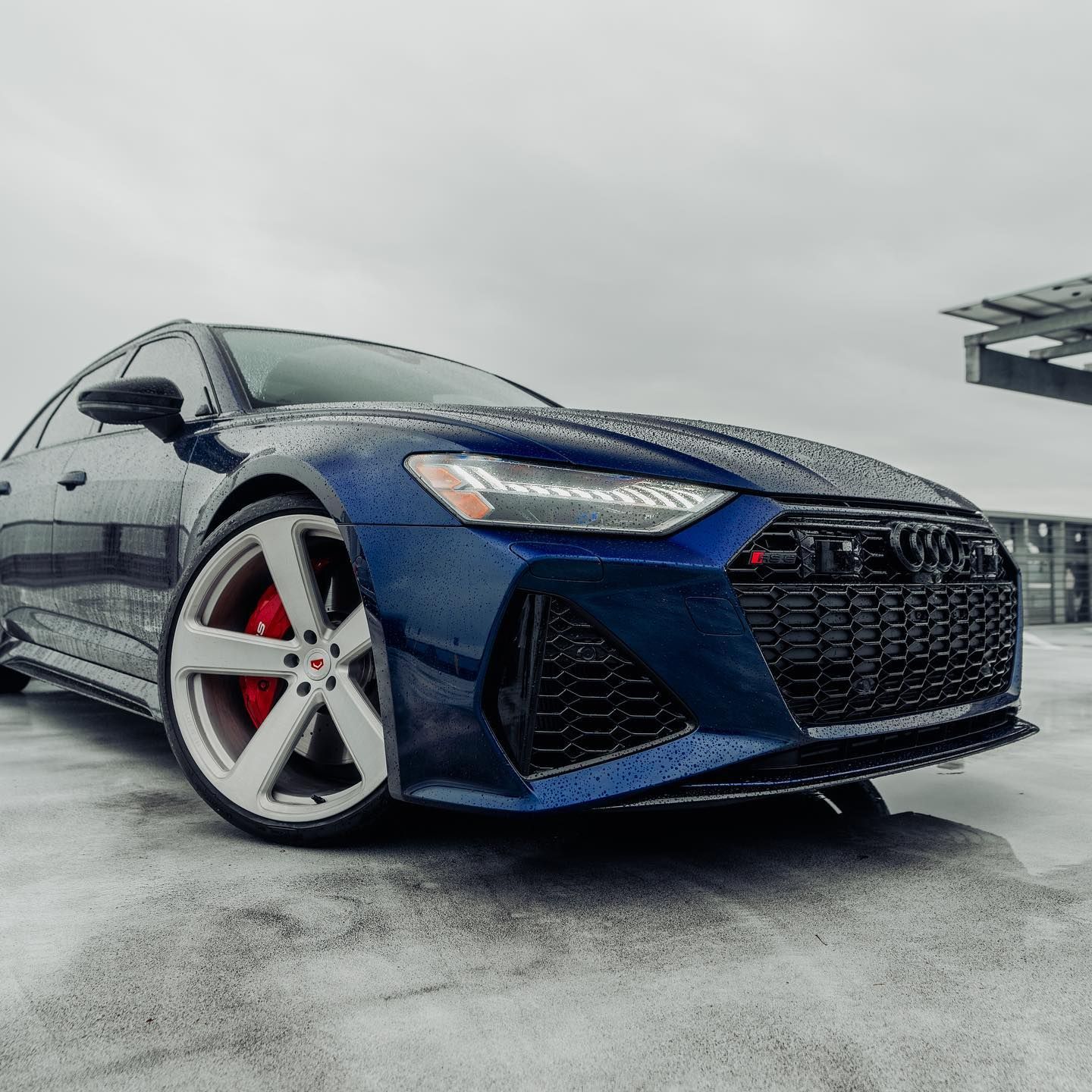 Audi RS6 C8 with 22-inch Vossen CG-210
