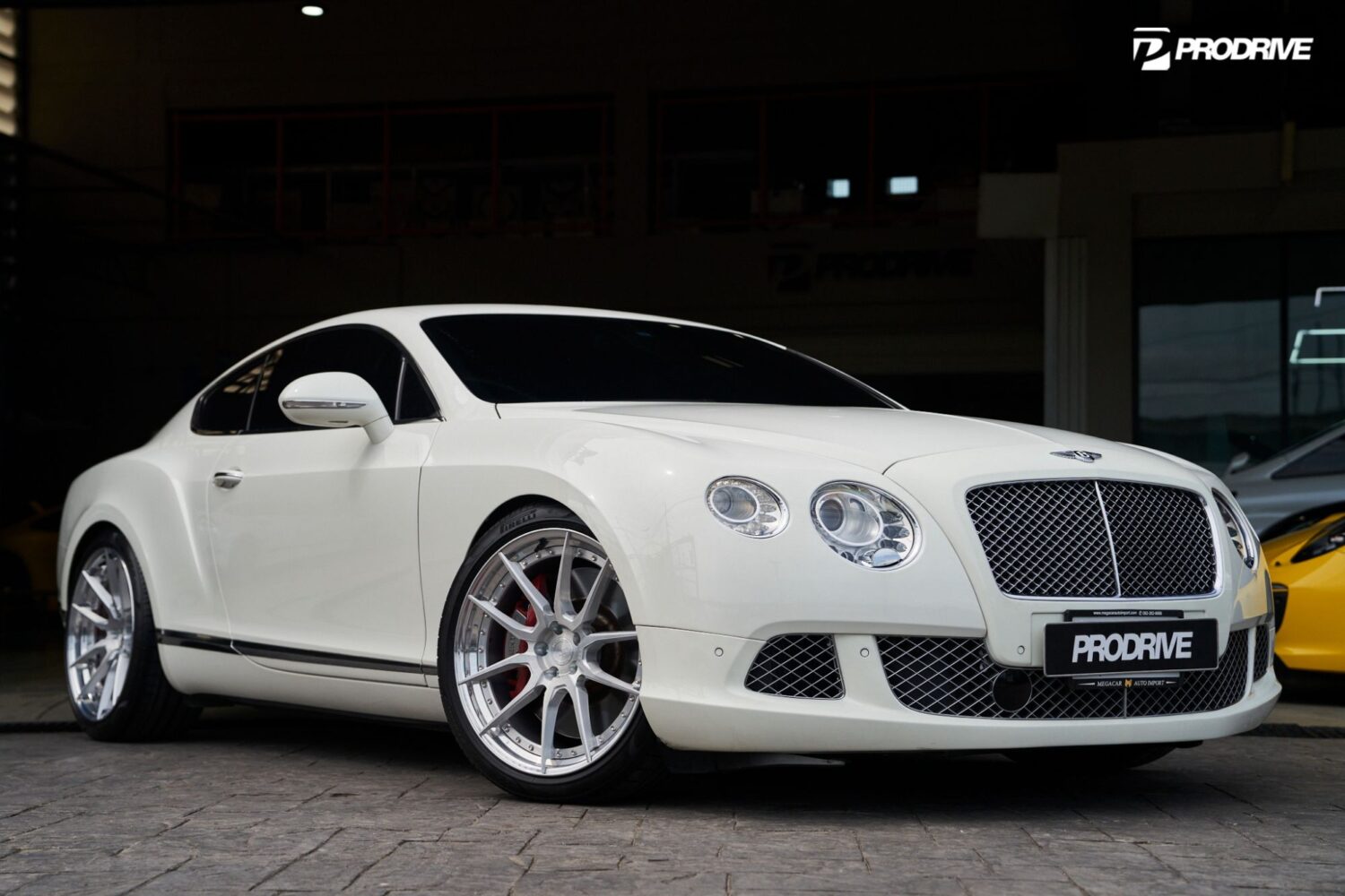 Bentley Continental with 21-inch BC Forged HCA162S
