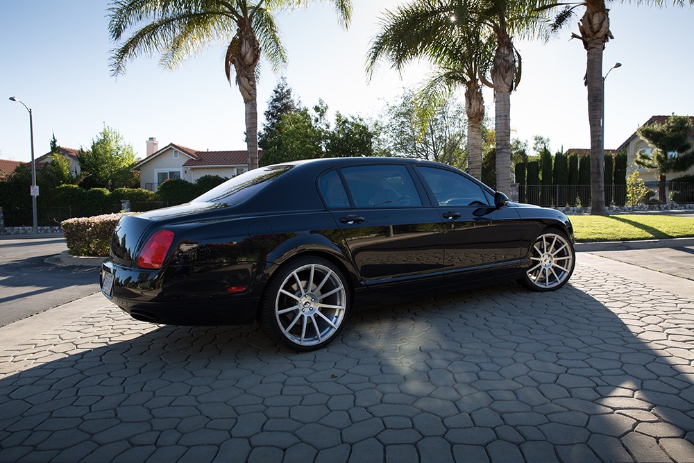 Bentley Flying Spur with 22-inch Forgiato Flangiato-M
