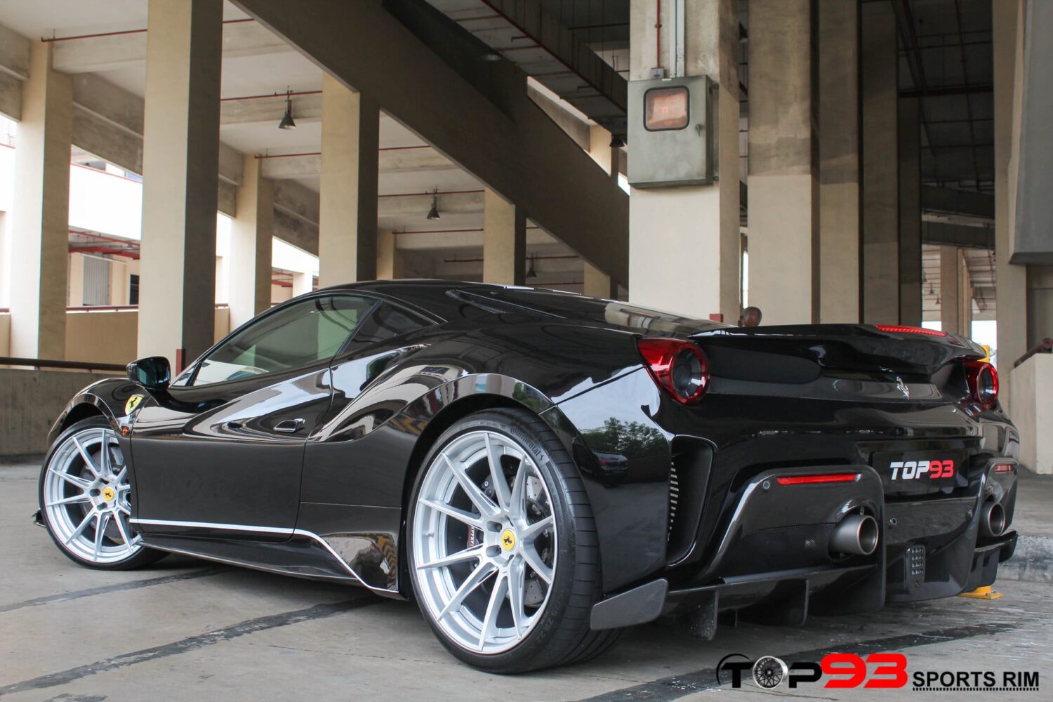 Ferrari 488 Pista with 21×9.5 and 22×12.5-inch BC Forged HCA382
