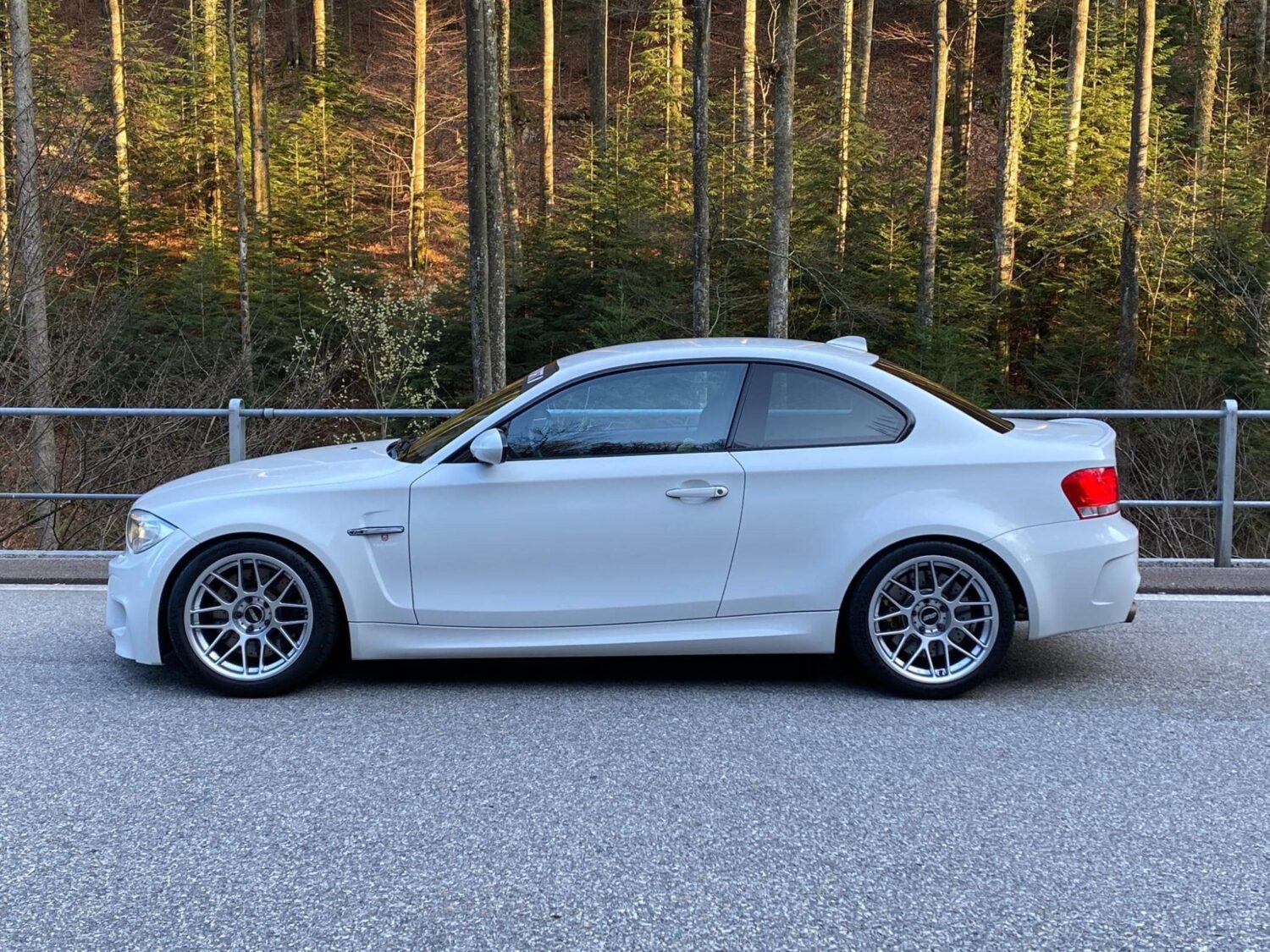 BMW 1M with 18×9.5 and 18×10.5-inch Apex ARC-8
