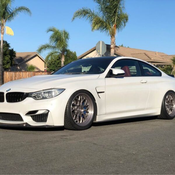 BMW M4 F82/F83 with 19×9.5 and 19×11.5-inch Signature SV602