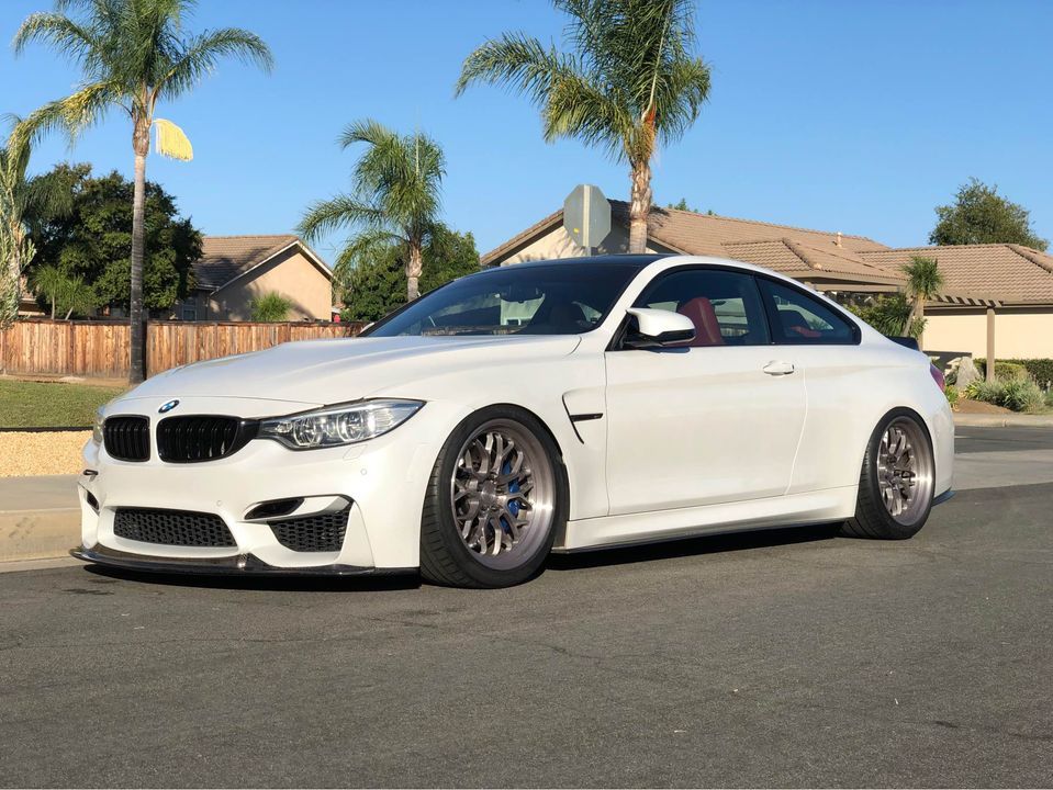 BMW M4 F82/F83 with 19×9.5 and 19×11.5-inch Signature SV602