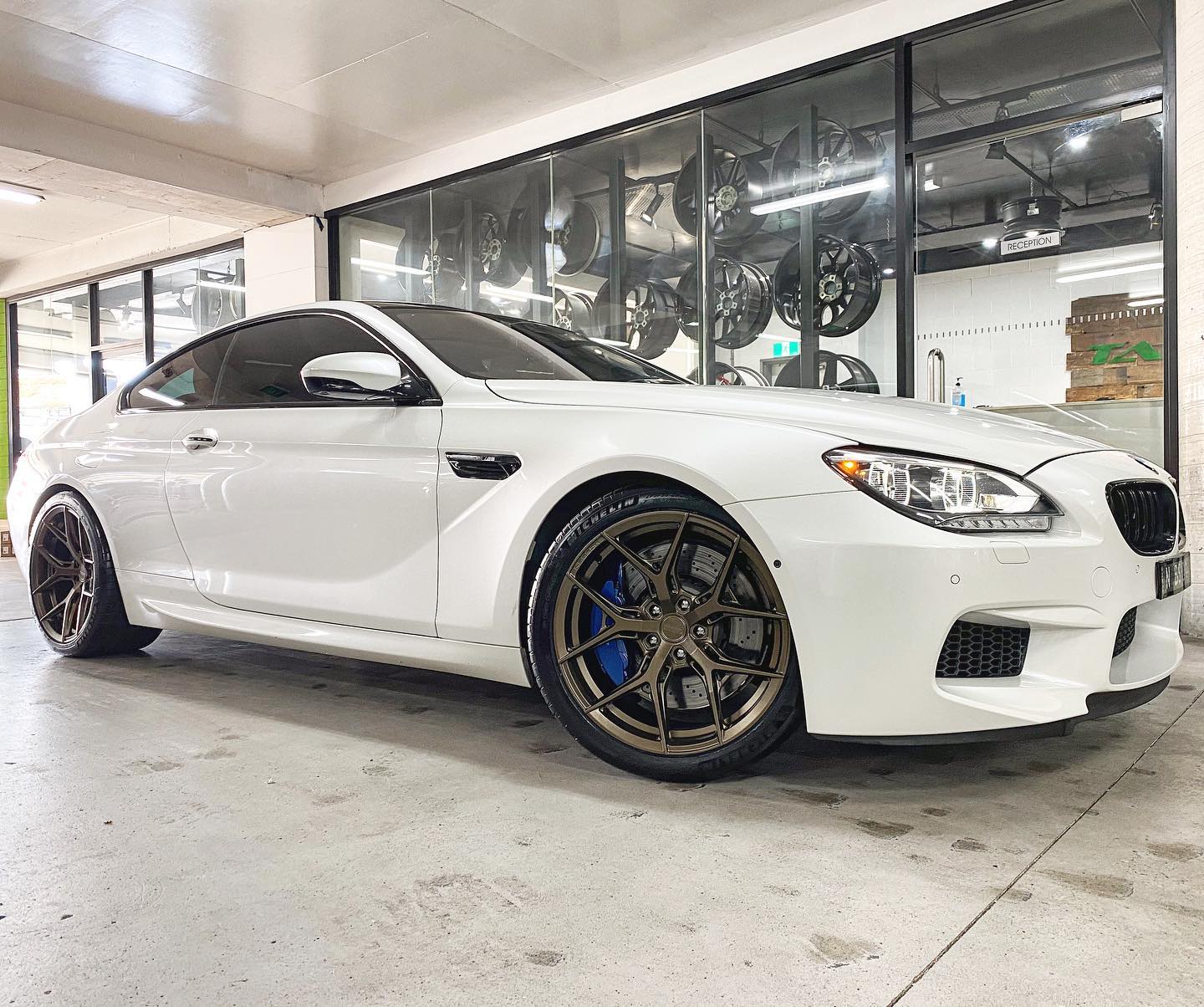 BMW M6 F06/F12/F13 with 20×9.5 and 20×11-inch Vossen HF-5
