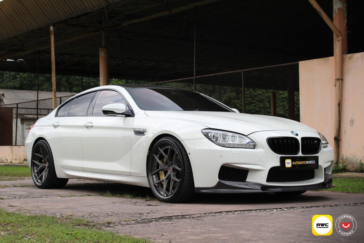 BMW M6 F06/F12/F13 with 21×9.5 and 21×12-inch Vossen S21-01 3-piece
