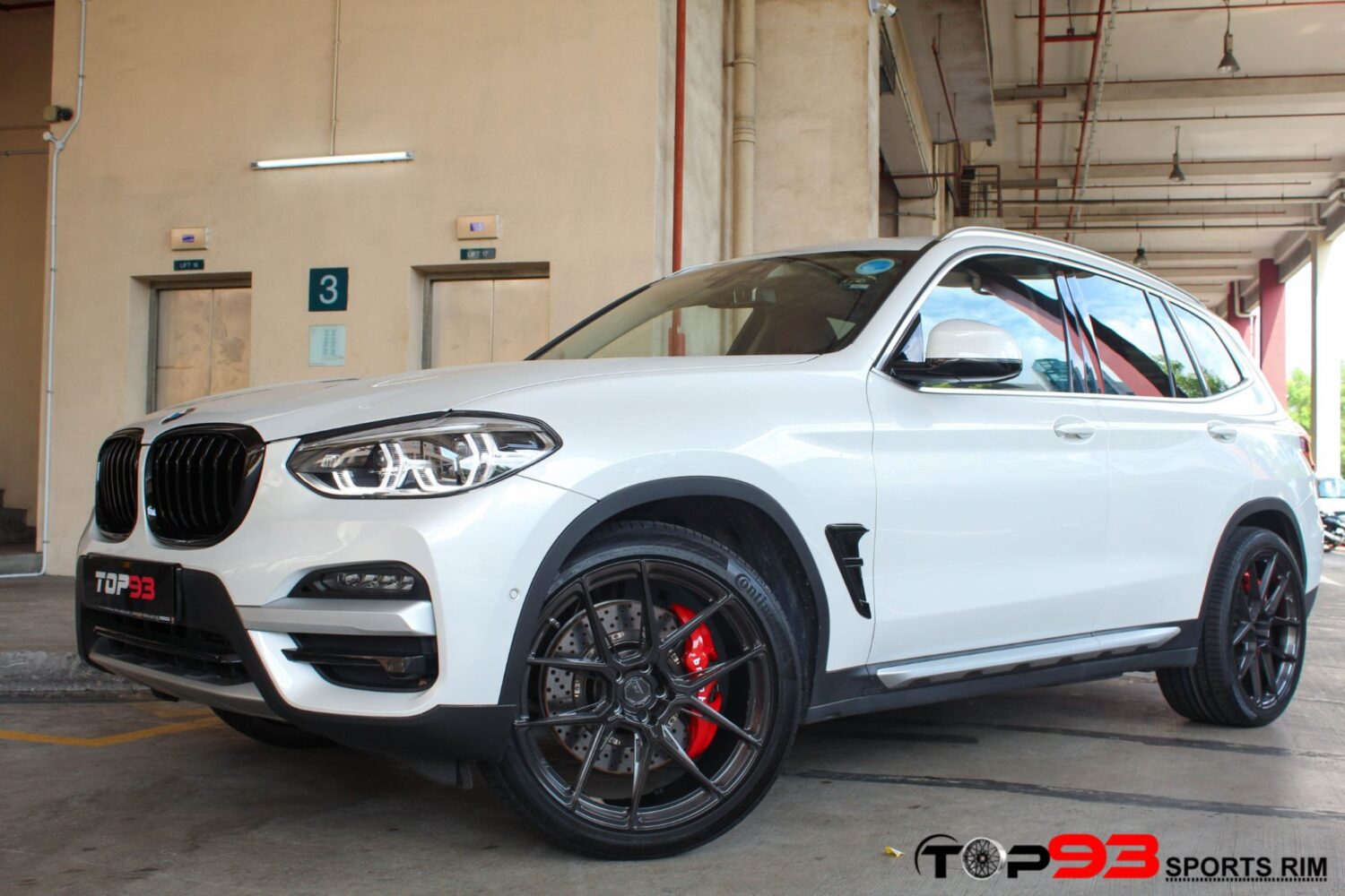 BMW X3 G01 with 21×9 and 21×10-inch BC Forged EH181
