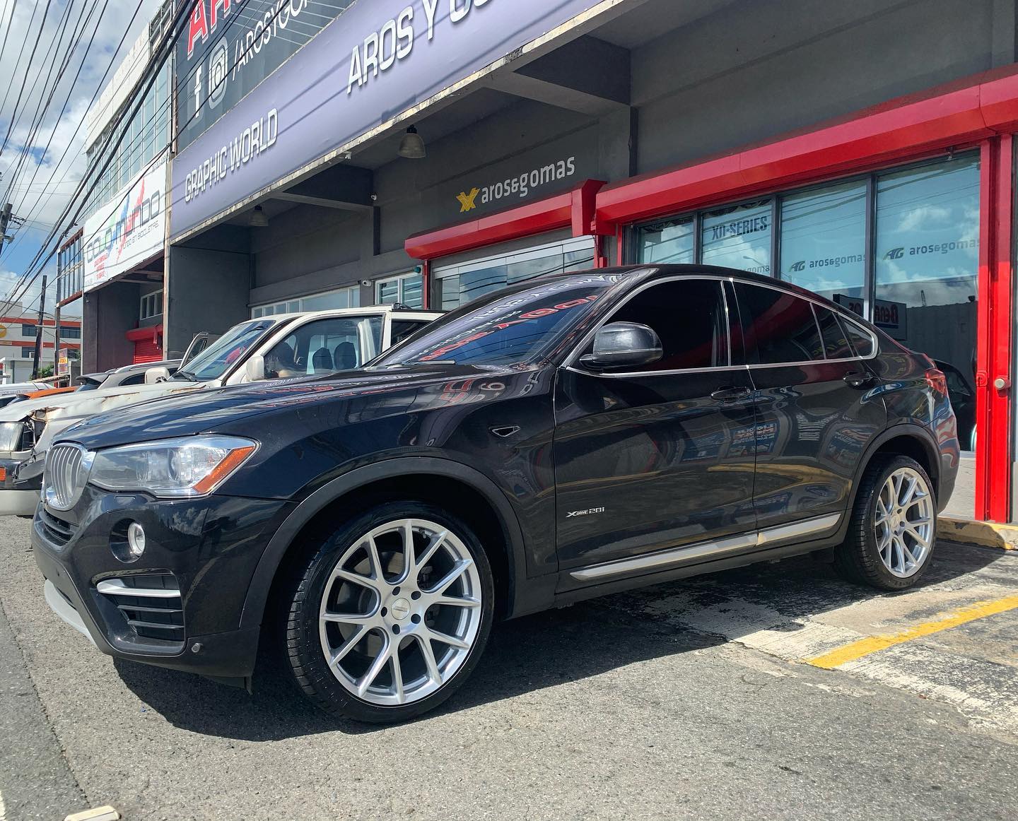BMW X4 with 20×9 and 20×10.5-inch Vossen VFS-6
