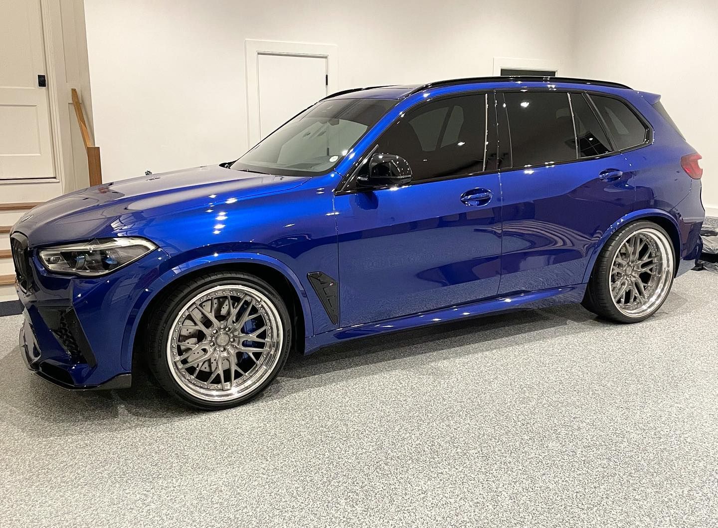 BMW X5 G05 with 22 and 23-inch ANRKY RS2
