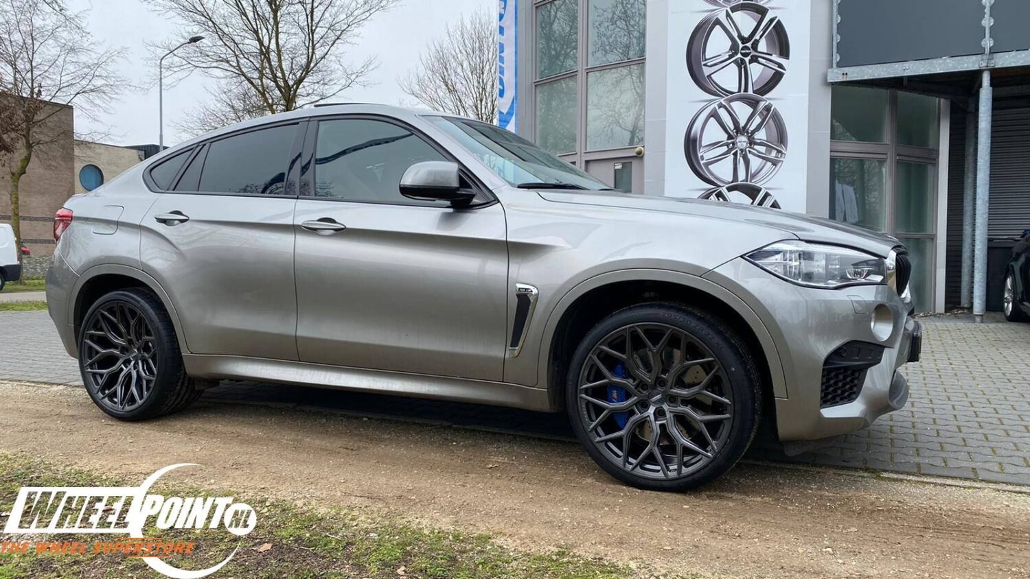 BMW X6 F16 with 22×10.5 and 22×12-inch Vossen HF-2
