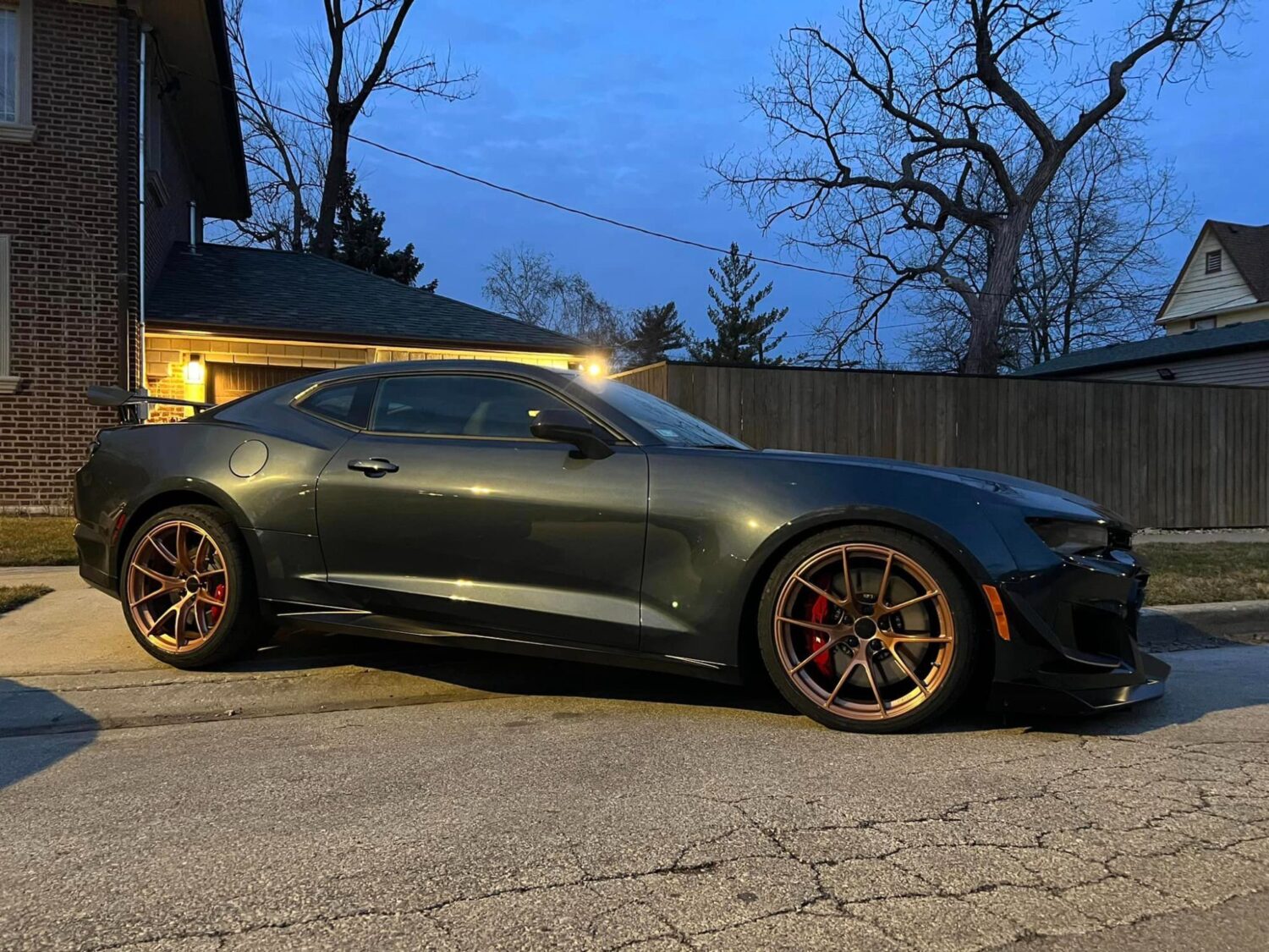 Chevrolet Camaro ZL1 6th Gen with 20×10.5 and 20×11.5-inch Apex VS-5RS
