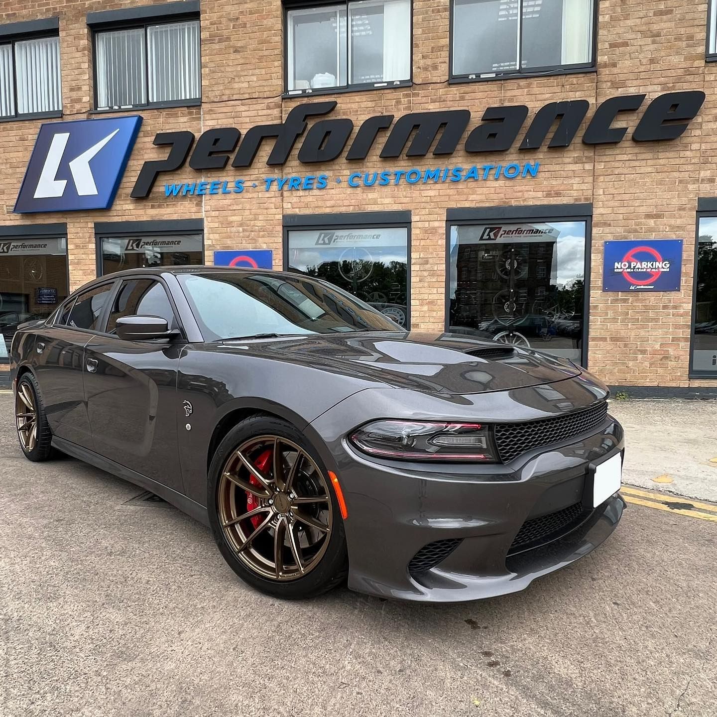Dodge Charger with 20×9.5 and 20×11-inch Velgen VF5
