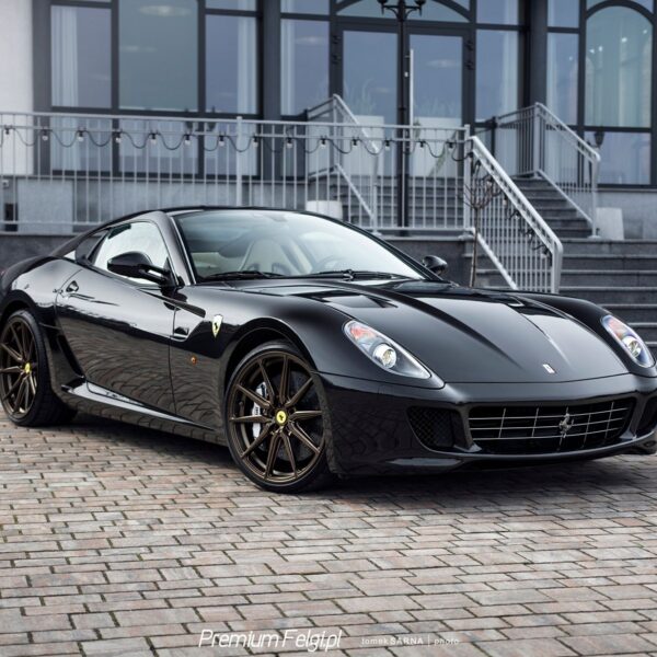 Ferrari 599 with 21×9 and 22×11-inch Vossen HF-3