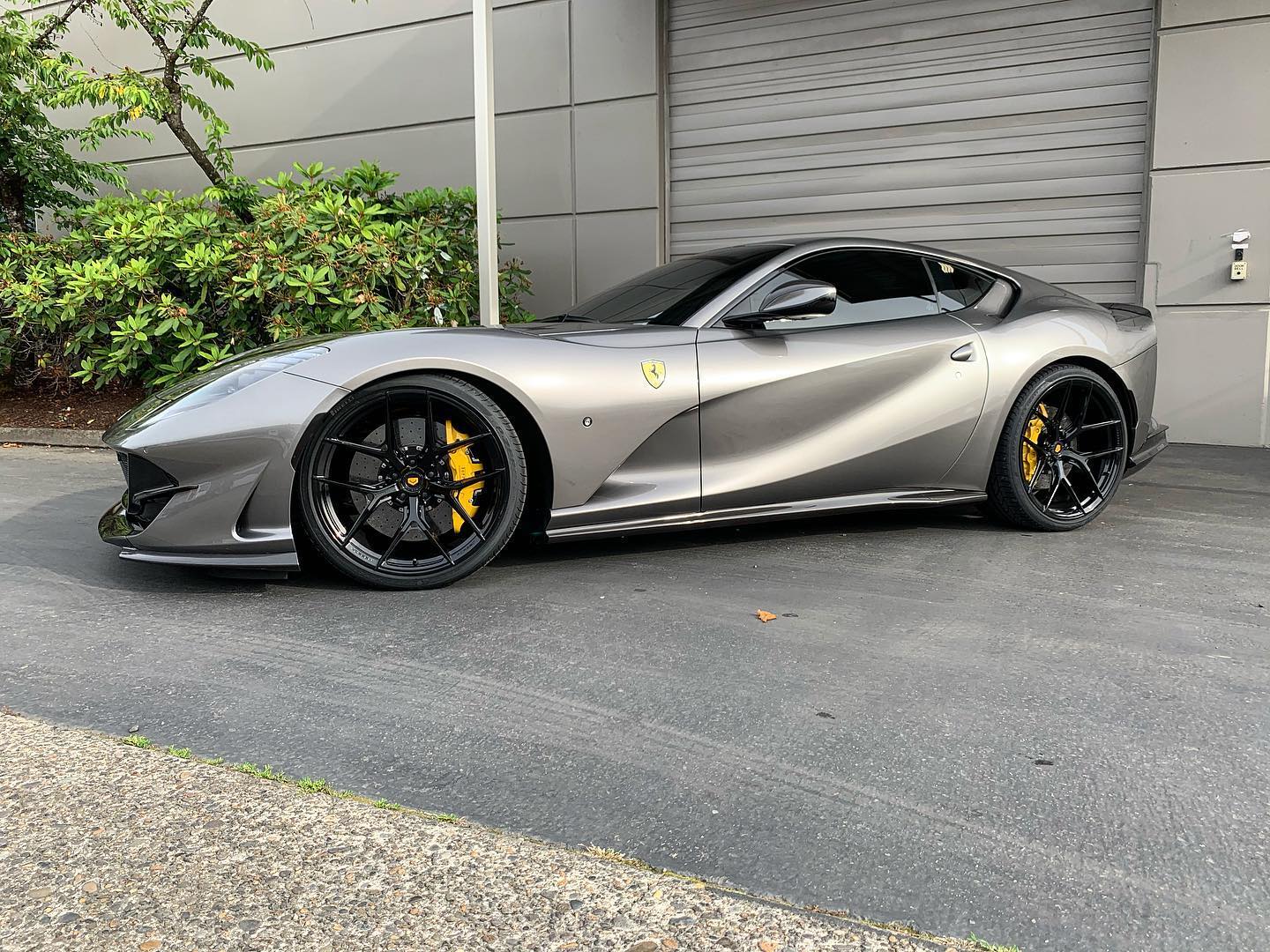 Ferrari 812 Superfast with 21 and 22-inch Vossen S21-01
