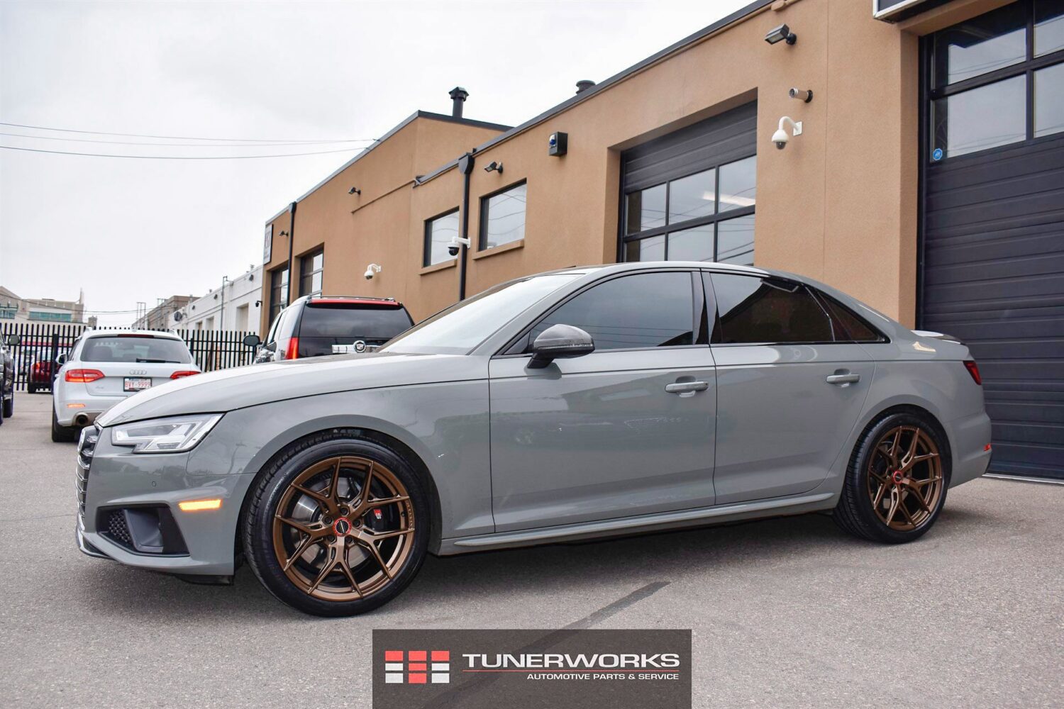 Audi S4 B9 with 19-inch Vossen HF-5
