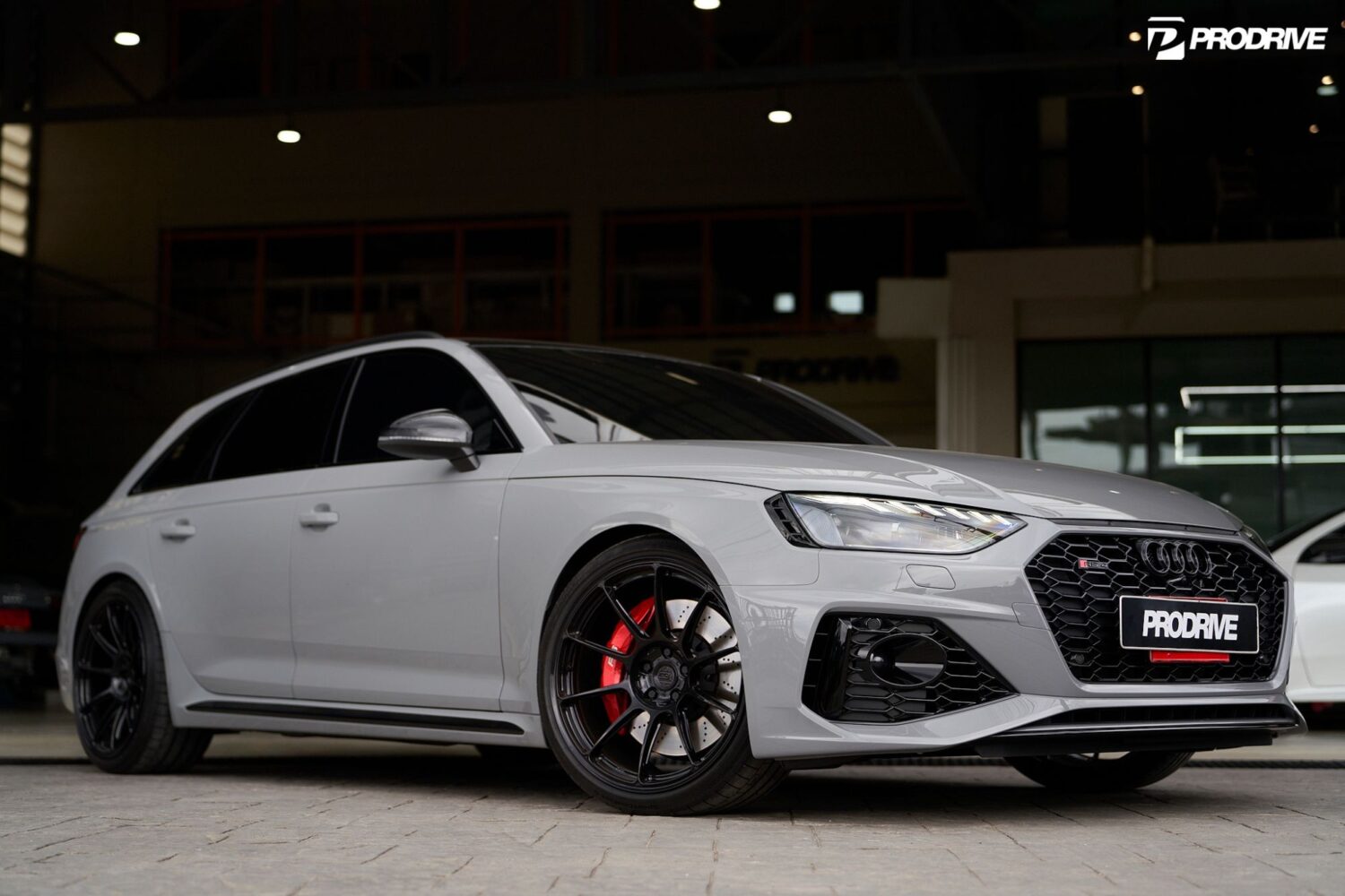 Audi RS4 B9 with 20×10-inch BC Forged KZ10
