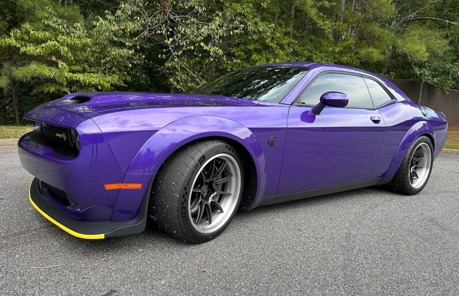 Dodge Challenger with 20×11 and 20×11.5-inch Forgeline AL305
