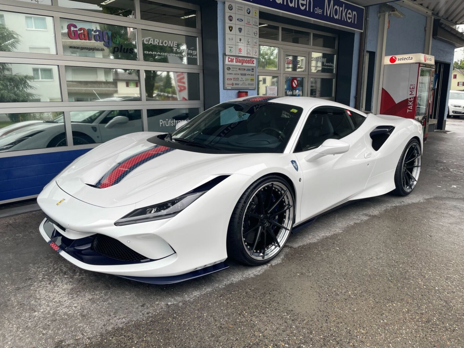 Ferrari F8 Tributo with 21×9.5 and 22×12.5-inch BC Forged HCA191S
