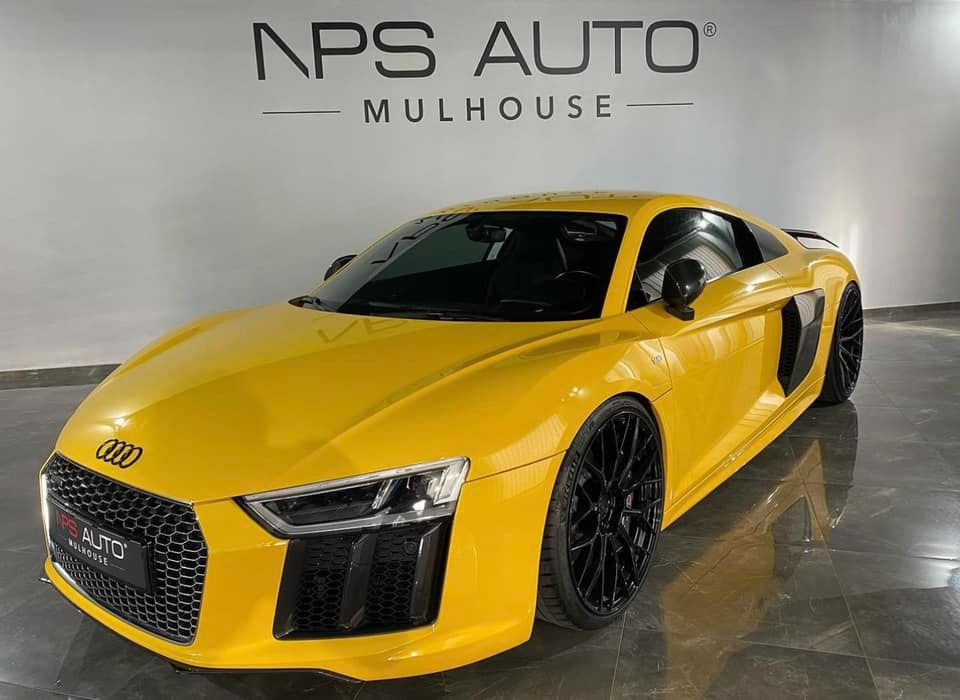 Audi R8 with 20 and 21-inch Signature SV305S
