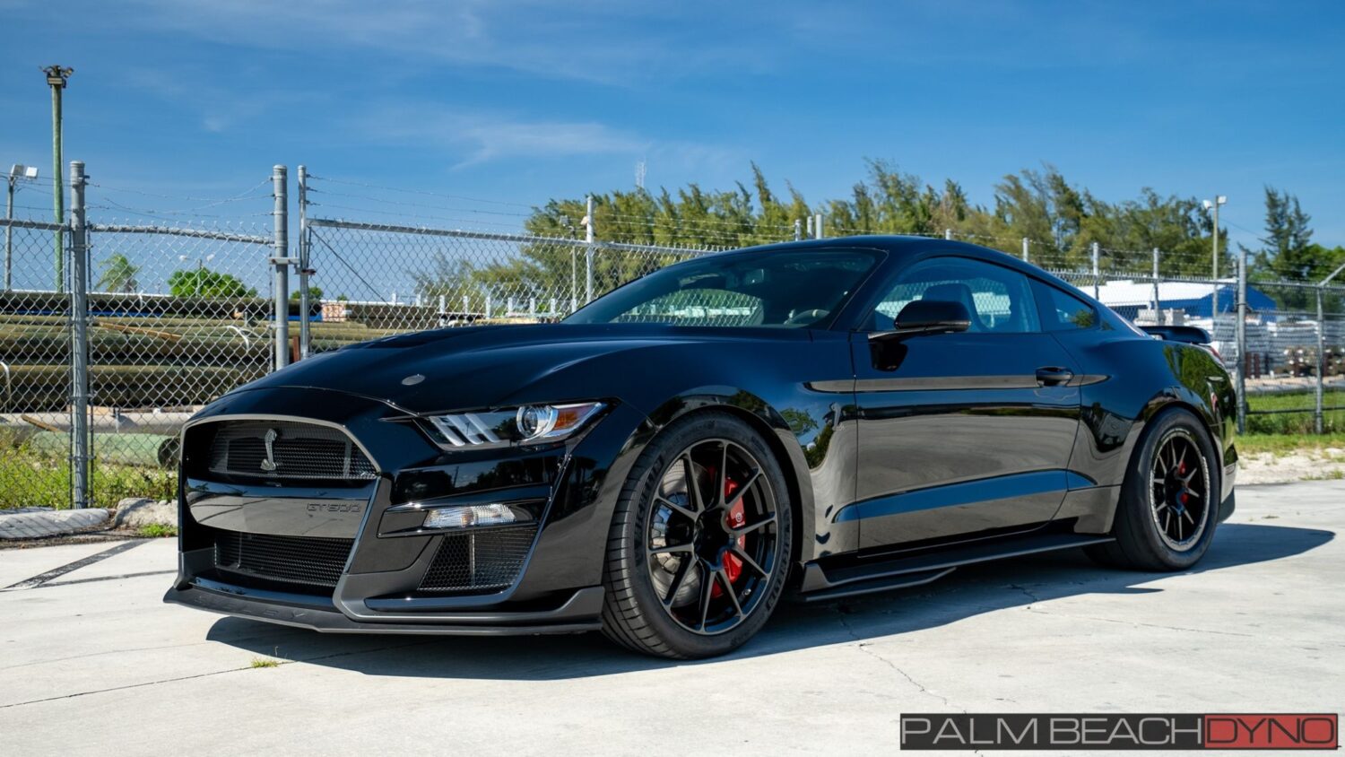 Ford Shelby Mustang GT500 with 20×8.5 and 18×11-inch Forgeline GS1R Beadlock
