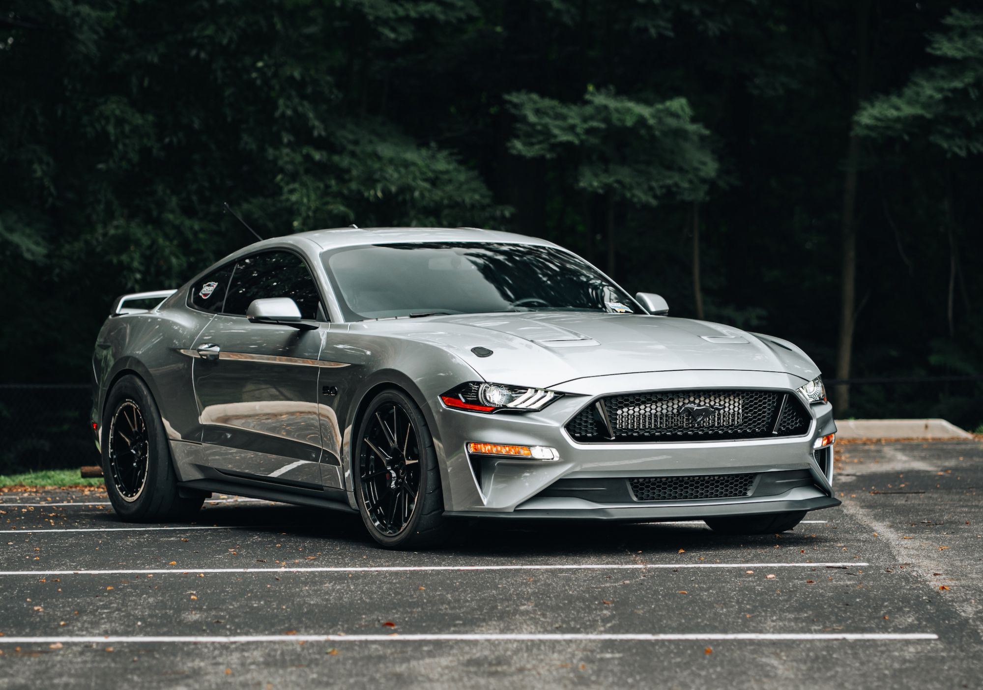 Ford Mustang S550 with 20×10 and 18×10-inch Forgeline GS1R Beadlock