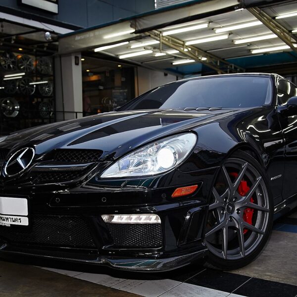 Mercedes-Benz SLK Class with 19-inch Vorsteiner V-FF 101