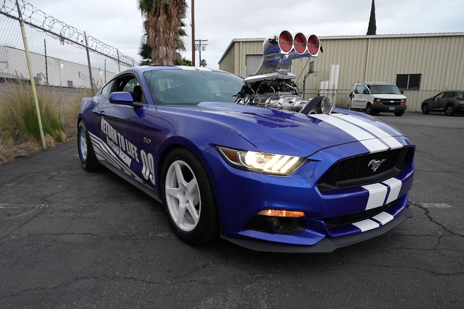 Ford Mustang S550 with 17×10-inch Forgeline CF1R Beadlock