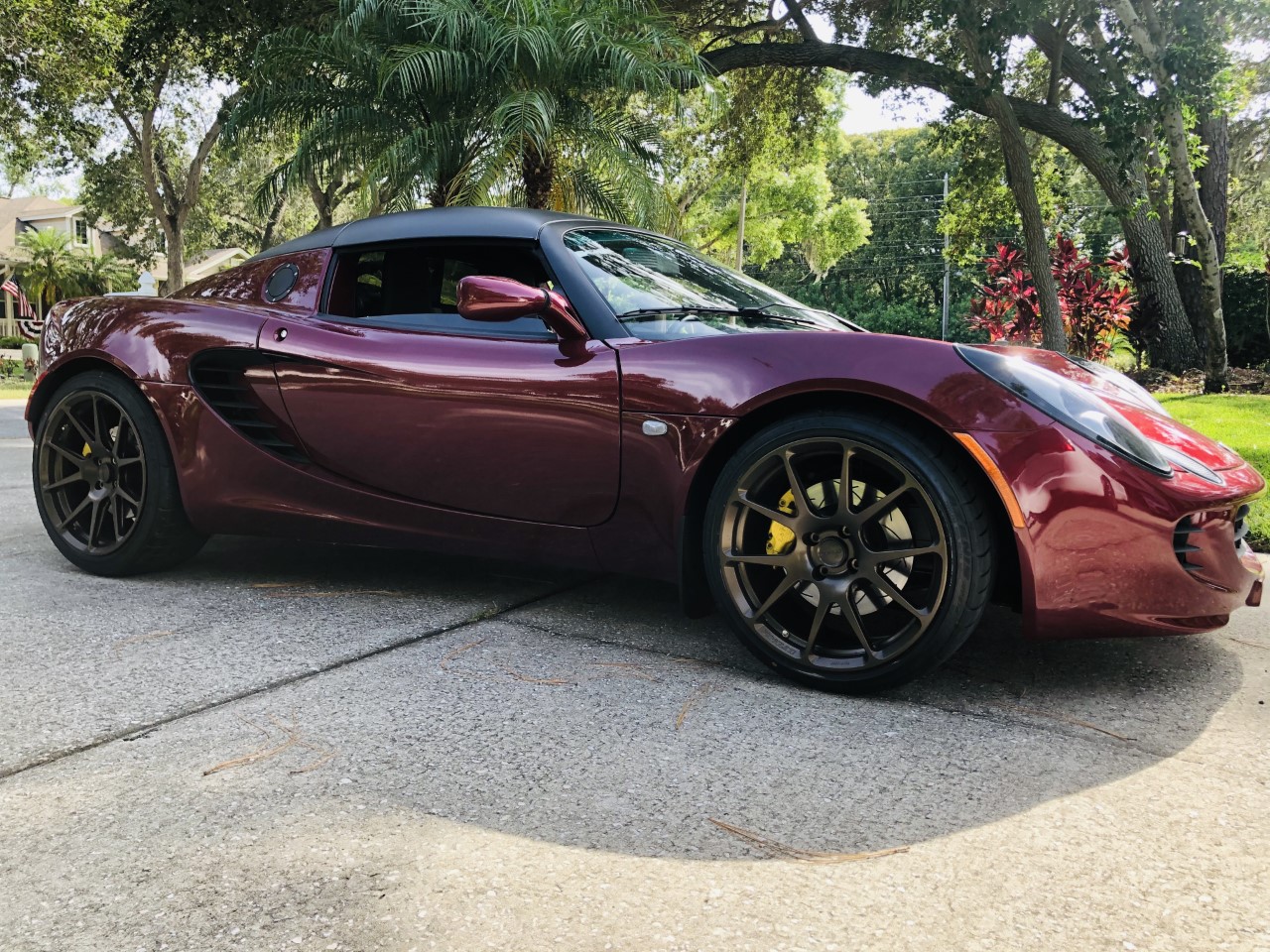 Lotus Elise with 17×8 and 18×9-inch Forgeline GS1