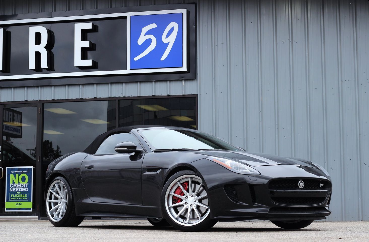 Jaguar F-Type with 20×9 and 20×10.5-inch Ferrada FR4