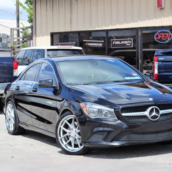 Mercedes-Benz CLA C117 with 19×8.5-inch Ferrada FR2